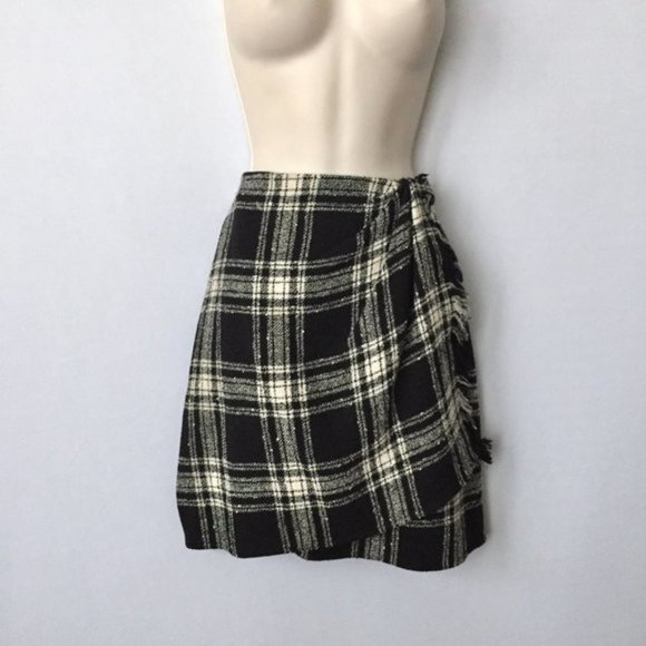 EMANUEL UNGARO Black and White Plaid Wool Faux Wrap Mini Skirt - Picture 2 of 9